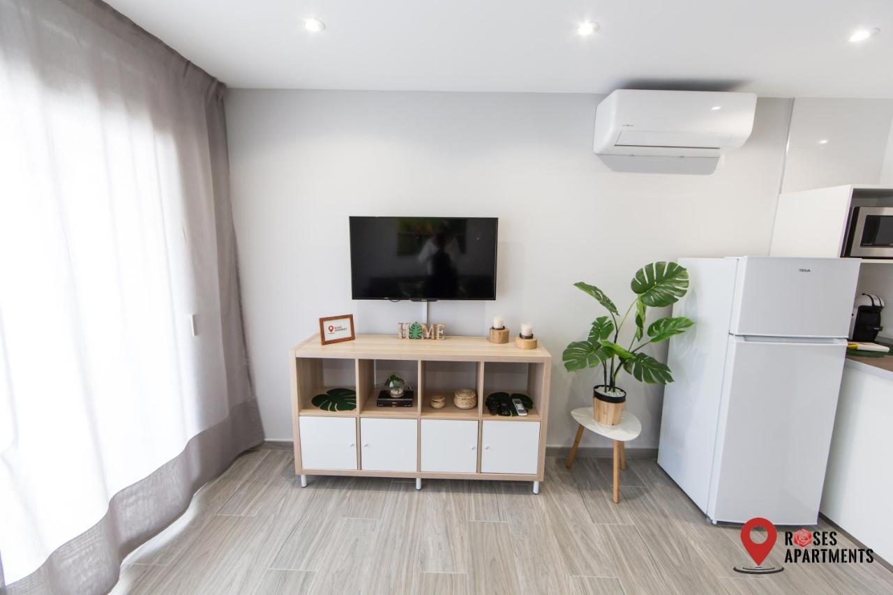 Roses Apartments Tropical Loft Vista Mar Lateral 외부 사진