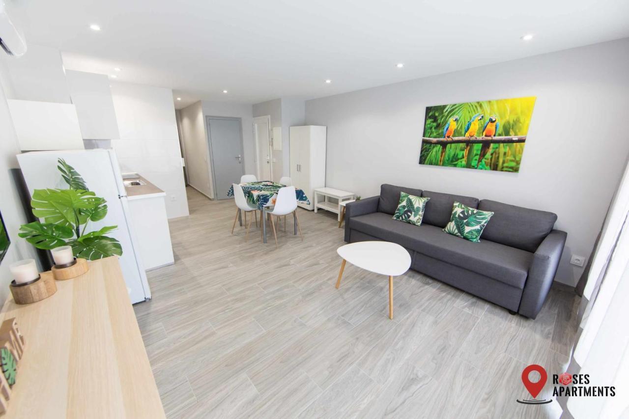 Roses Apartments Tropical Loft Vista Mar Lateral 외부 사진