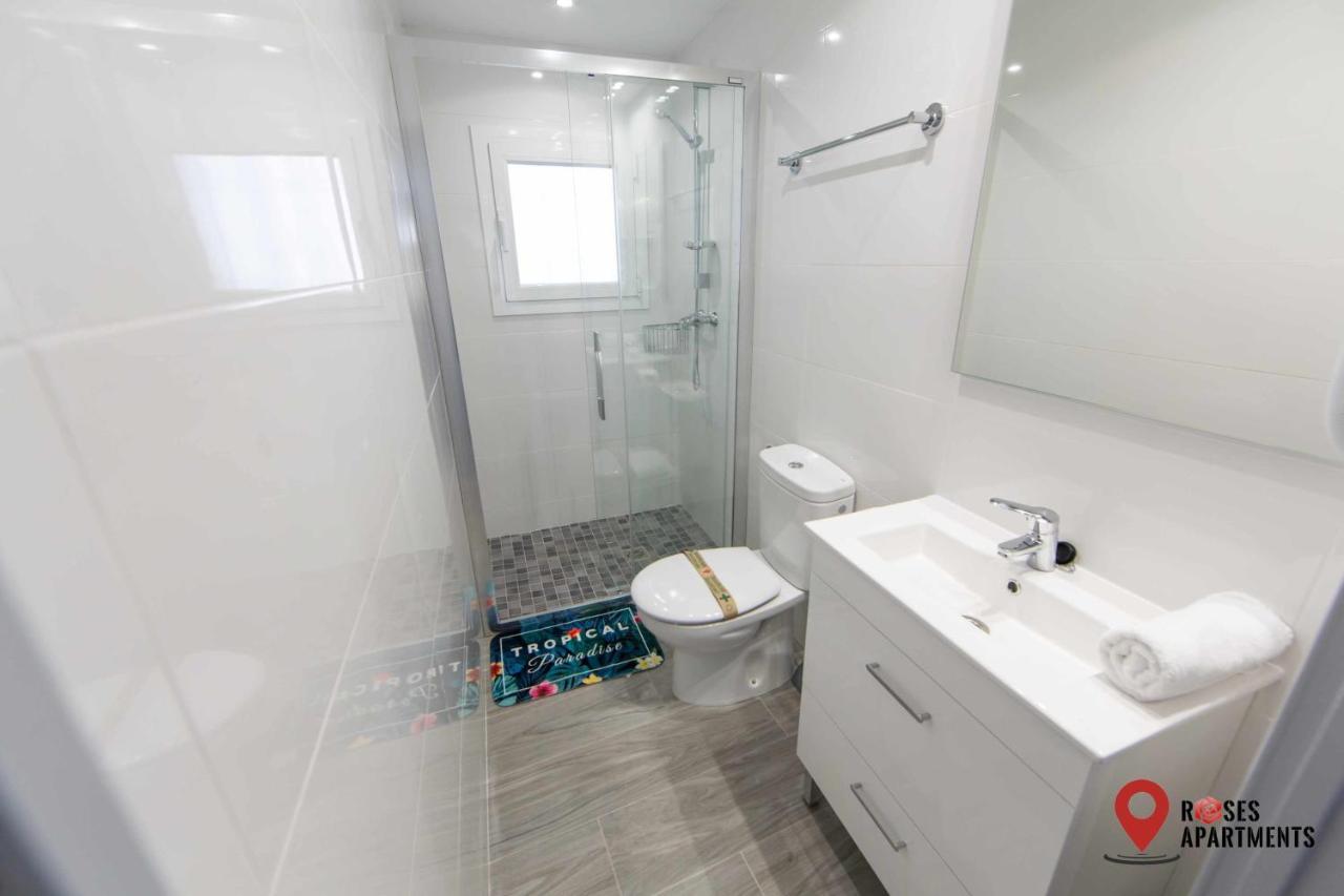 Roses Apartments Tropical Loft Vista Mar Lateral 외부 사진