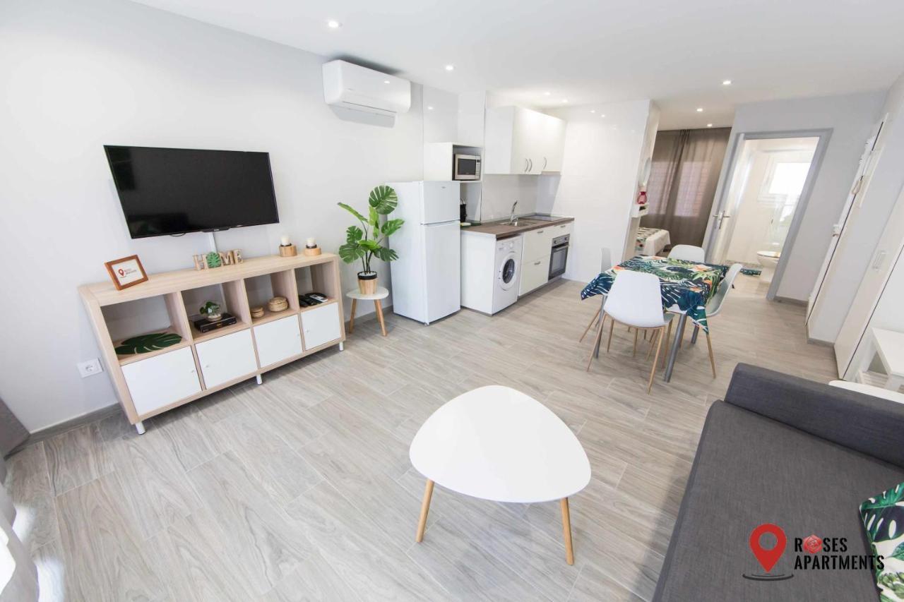 Roses Apartments Tropical Loft Vista Mar Lateral 외부 사진