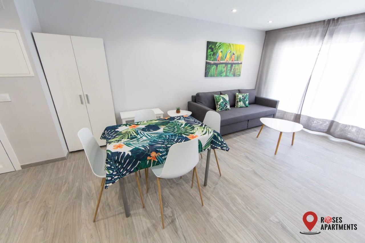 Roses Apartments Tropical Loft Vista Mar Lateral 외부 사진